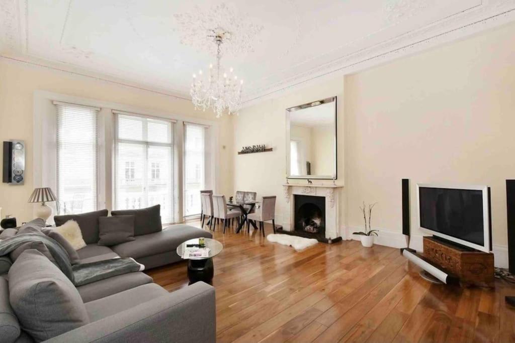 Stunning Grand 2 Bed, 2 Bath Apartment, Londres Exterior foto