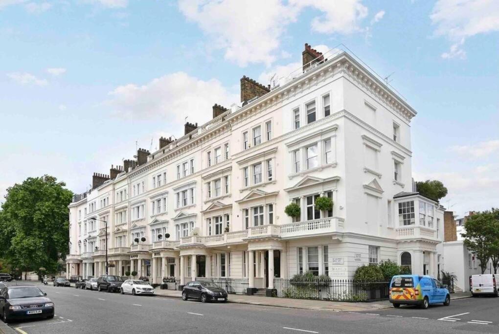 Stunning Grand 2 Bed, 2 Bath Apartment, Londres Exterior foto