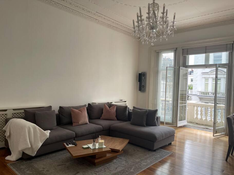 Stunning Grand 2 Bed, 2 Bath Apartment, Londres Exterior foto